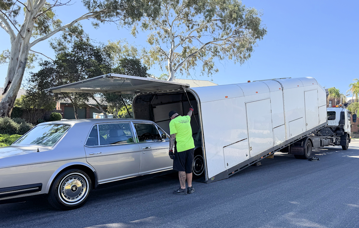 Silver Lady arrives